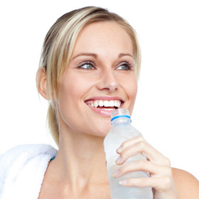 Пить, чтобы стать стройной: 6 правил водного похудения