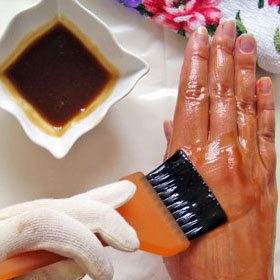 Домашняя медовая маска для увядающей кожи рук