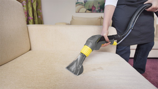 Мягкая мебель: 5 простых правил, которые обеспечат чистоту диванов