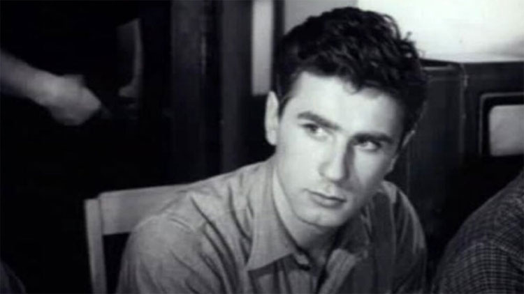 Валентин Козлов в фильме Неподдающиеся