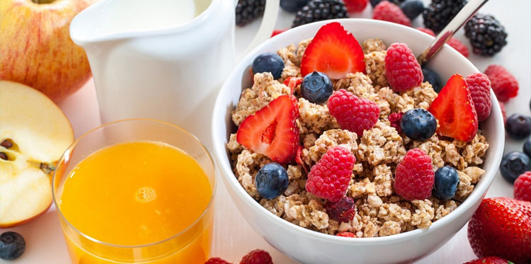 Медики назвали десять самых полезных завтраков