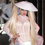 Леди Гага собирает деньги для жертв цунами в Японии