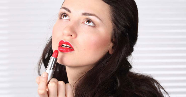 Говорящая помада, или что расскажет о девушке ее косметика