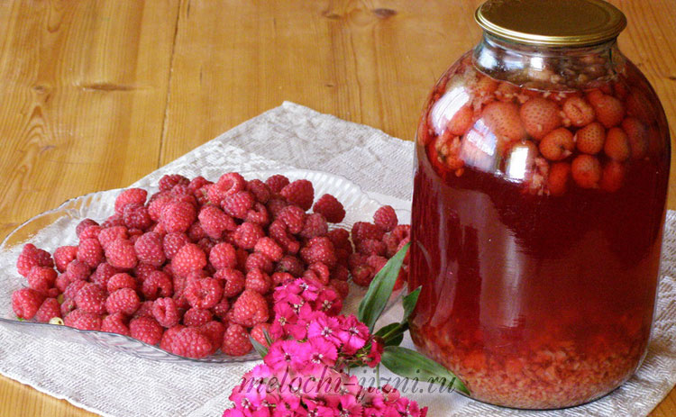 Компот из клубники и малины на зиму