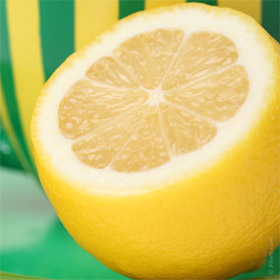 Лимон против бытовой химии