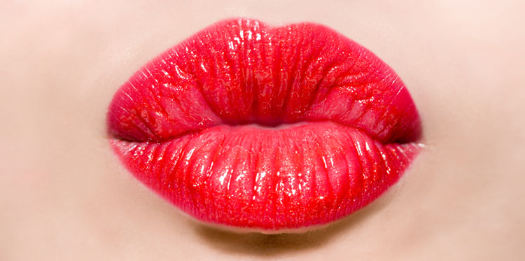 Как накачать губы упражнениями