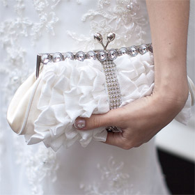 Что должно быть в сумочке невесты в день свадьбы?