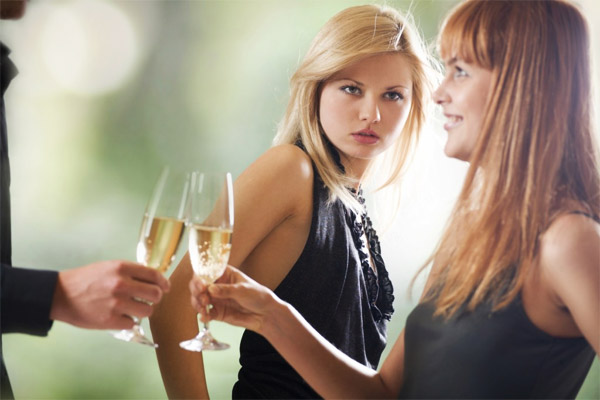 Признаки завистливой подруги от которой нужно срочно избавиться