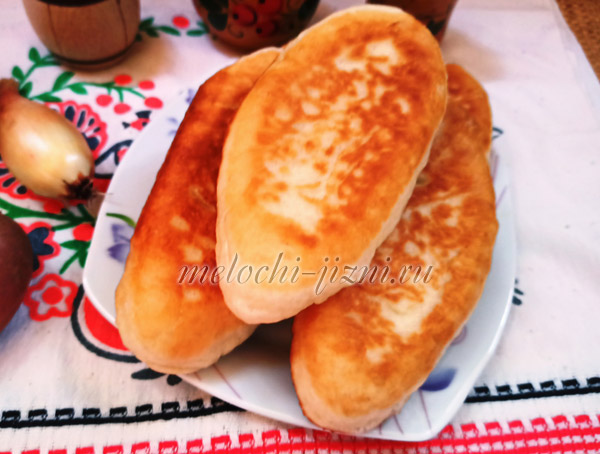 Пирожки с картошкой жареные