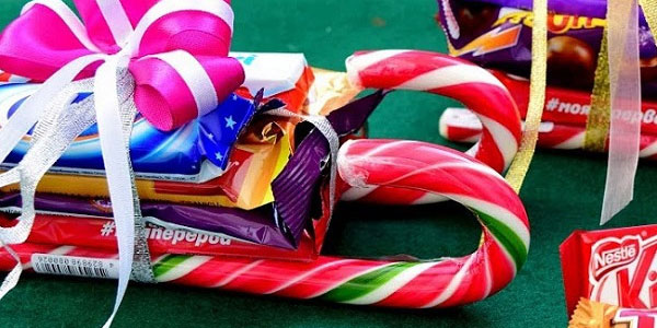 Подарки детям в школу: готовимся к праздникам заранее