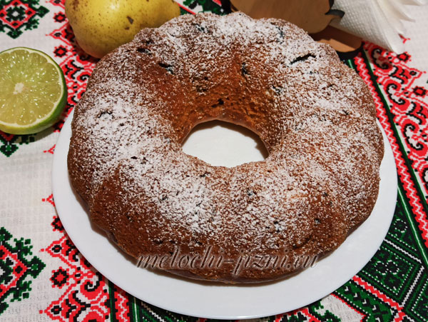 Кекс на кефире с изюмом