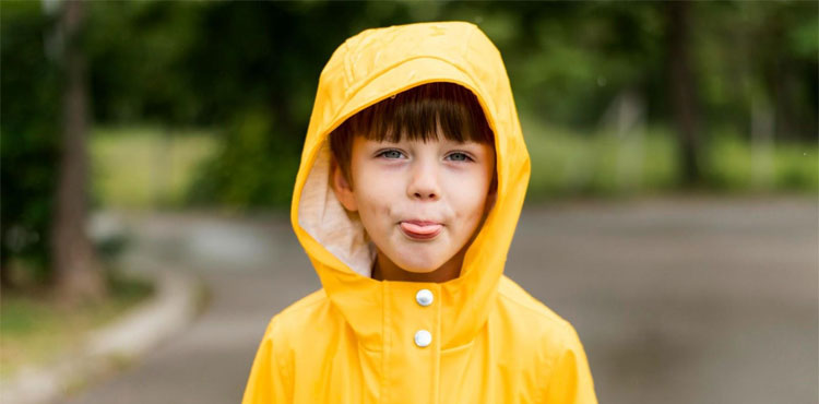 Как выбрать ветровку для ребенка: защита от дождя и ветра