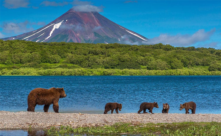 Курильское озеро