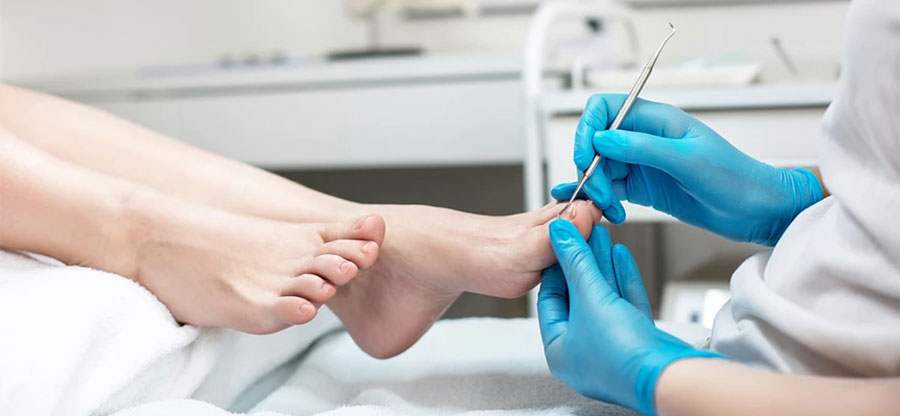 Медицинский педикюр: что это, кому нужен и чем отличается от обычного