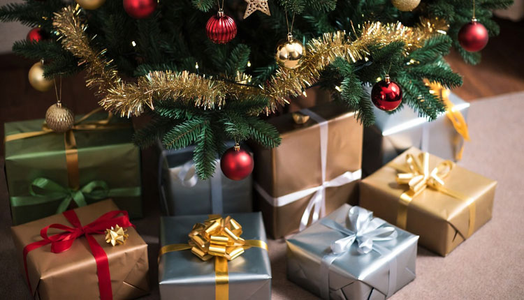 Что подарить родным на Новый год: идеи полезных и душевных подарков