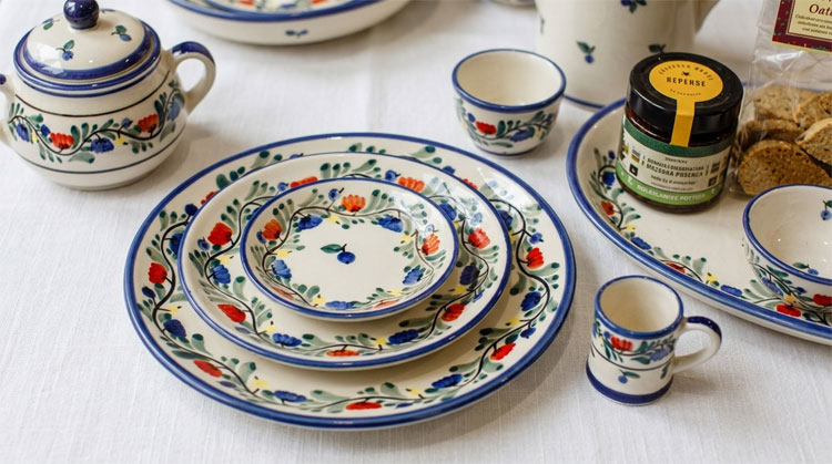 Штамповка или ручная работа: как выбрать керамические тарелки, которые не потрескаются через месяц