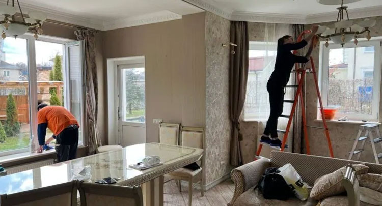 Генеральная уборка загородного дома перед приездом гостей